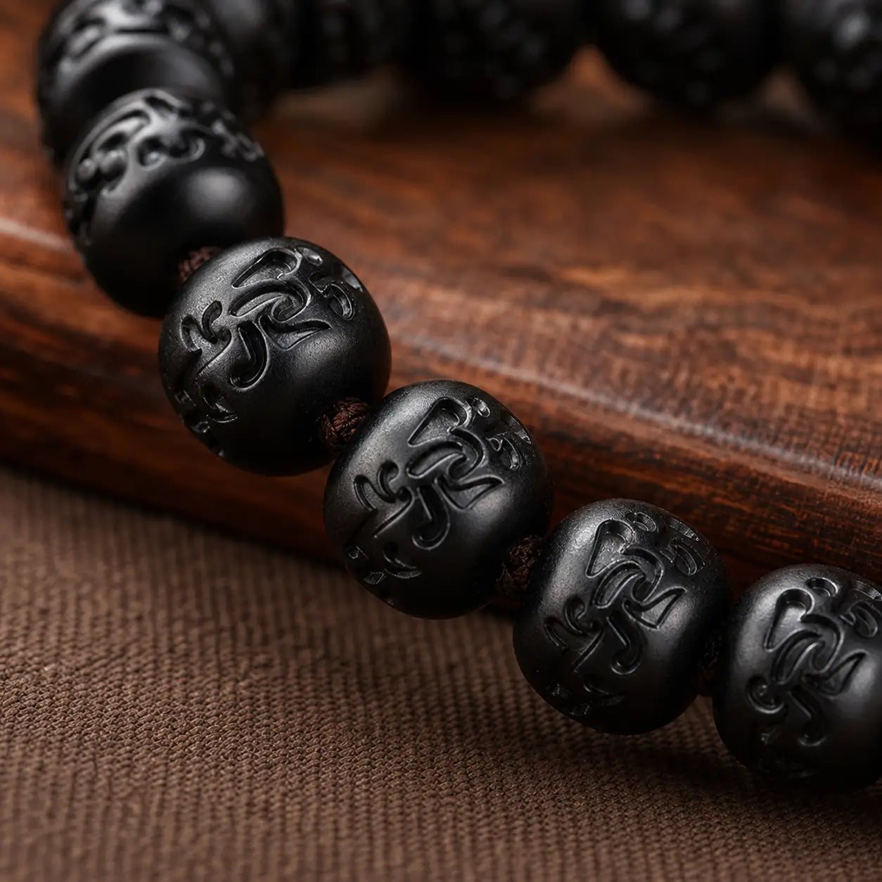 Song Yne Lightning Strike Wood Protection & Auspiciousness Bracelet