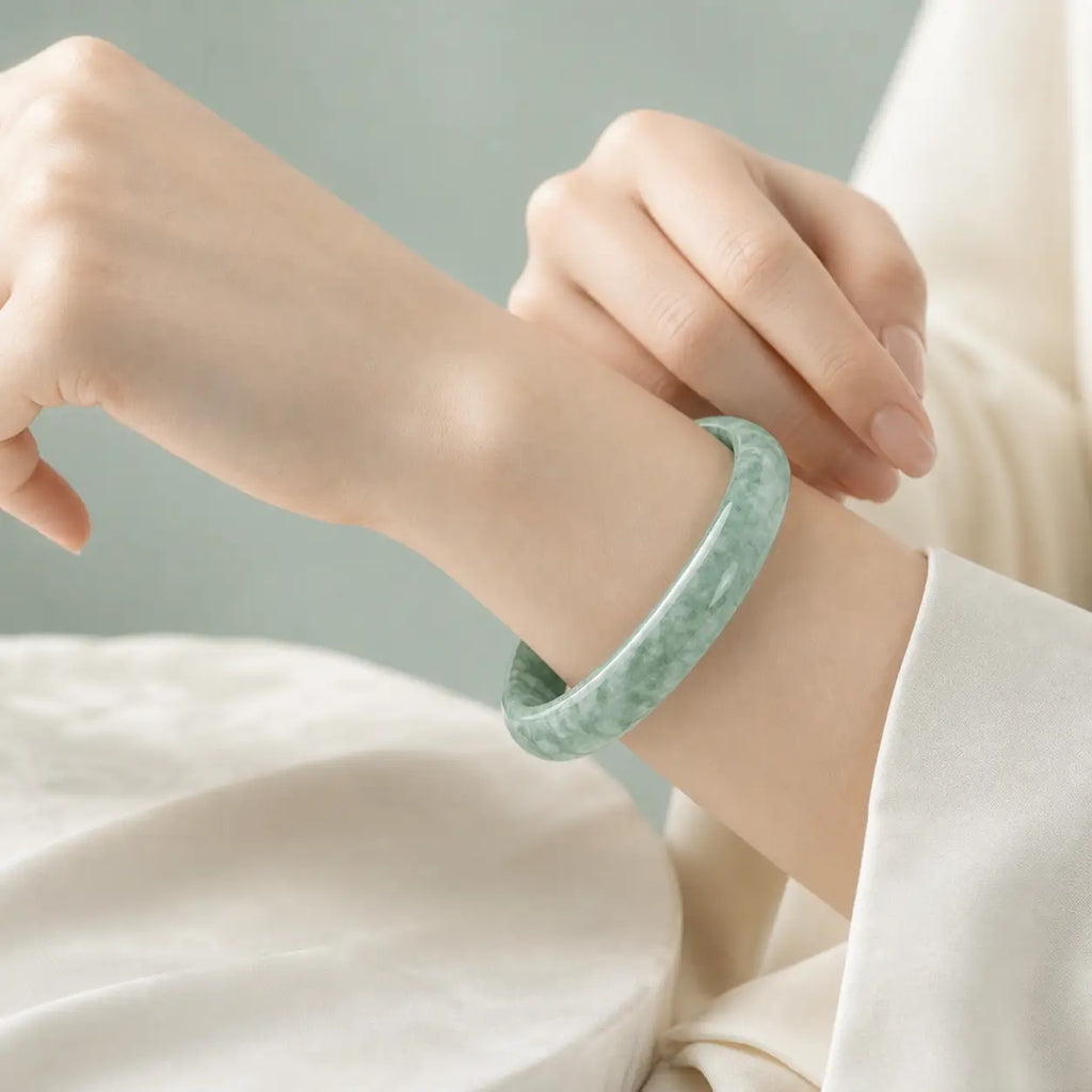 Song Yne Natural Jade Prosperity & Protection Bangle