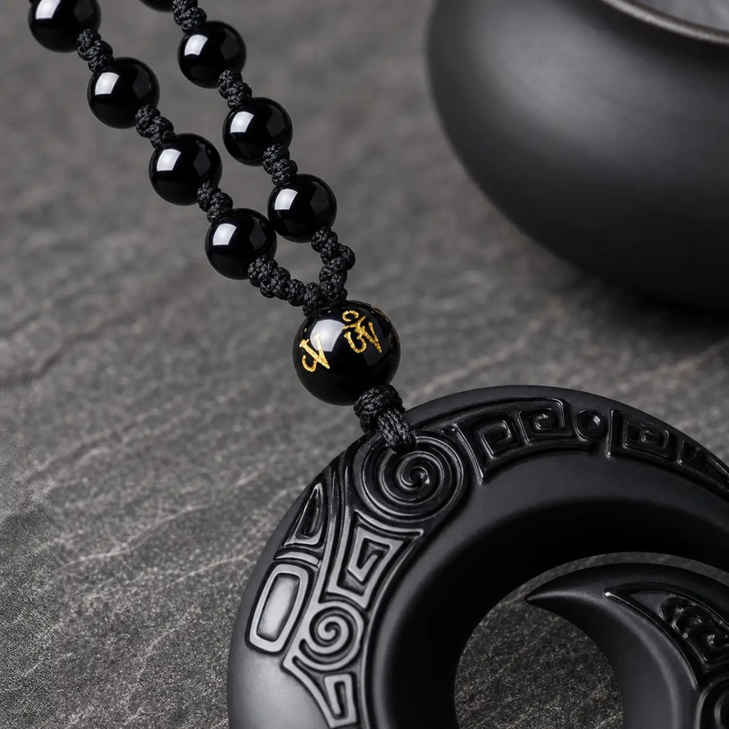 Song Yne Obsidian Ice Obsidian Peace Buckle Strength Pendant