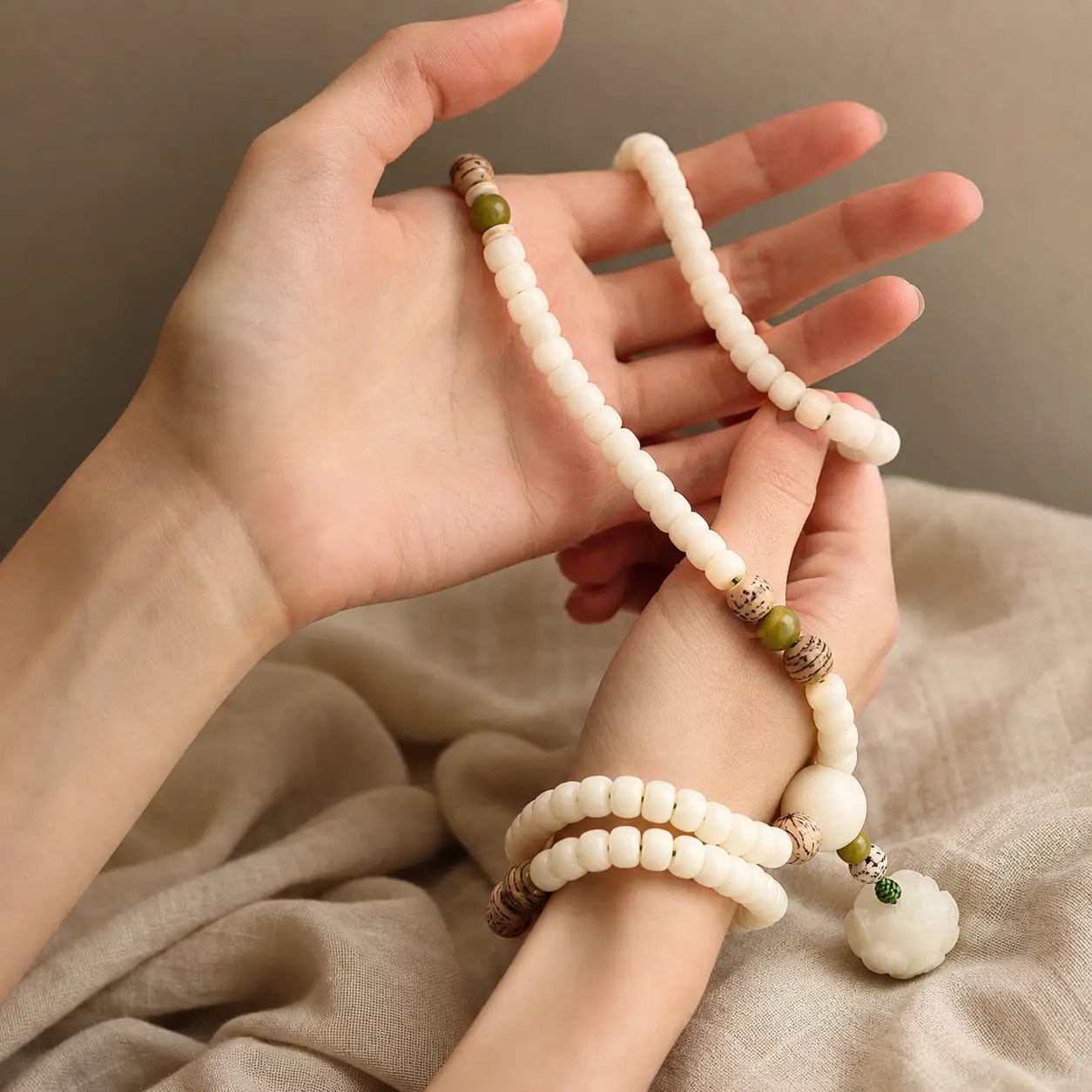 Song Yne 108 White Jade Bodhi Lotus 2-in-1 Mala Beads